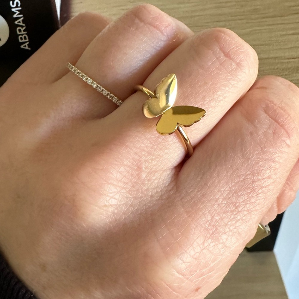 $79 Gold Butterfly 18k gold plated ring! Size 6